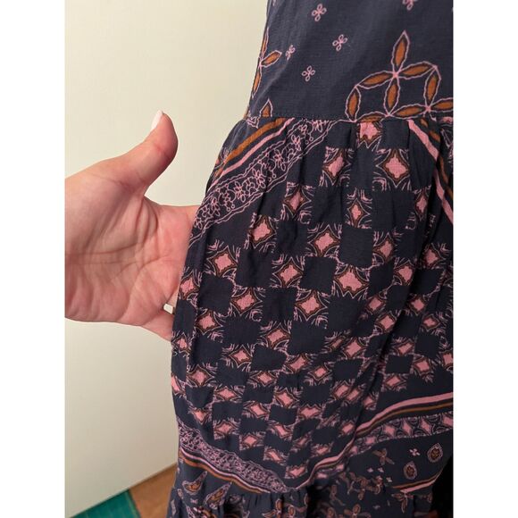 Xirena Tierney Dress Southern Belle pattern, size XS - Picture 3 of 4